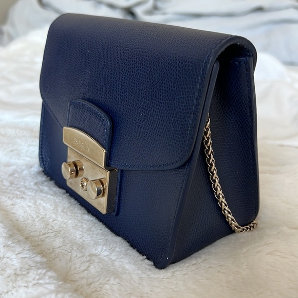 Furla Metropolis Leather Crossbody Mini - Picture 2 of 10